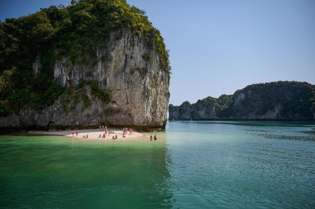 Thu Thuy Cruise - Travel Hotel Chan Chau Exterior photo